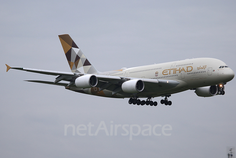 Etihad Airways Airbus A380-861 (A6-APA) at  London - Heathrow, United Kingdom