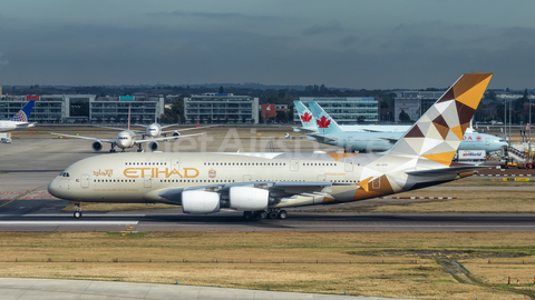 Etihad Airways Airbus A380-861 (A6-APH) at  London - Heathrow, United Kingdom