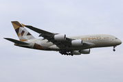 Etihad Airways Airbus A380-861 (A6-APJ) at  London - Heathrow, United Kingdom