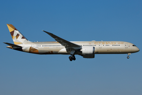 Etihad Airways Boeing 787-9 Dreamliner (A6-BLC) at  London - Heathrow, United Kingdom