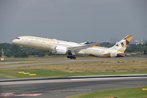 Etihad Airways Boeing 787-9 Dreamliner (A6-BLF) at  Dusseldorf - International, Germany