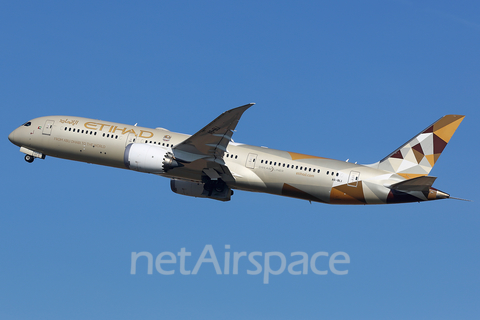 Etihad Airways Boeing 787-9 Dreamliner (A6-BLI) at  Barcelona - El Prat, Spain