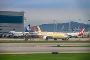 Etihad Airways Boeing 787-9 Dreamliner (A6-BLL) at  Hong Kong - Chek Lap Kok International, Hong Kong