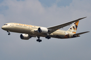 Etihad Airways Boeing 787-9 Dreamliner (A6-BLU) at  Jakarta - Soekarno-Hatta International, Indonesia