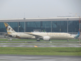 Etihad Airways Boeing 787-9 Dreamliner (A6-BLY) at  Jakarta - Soekarno-Hatta International, Indonesia