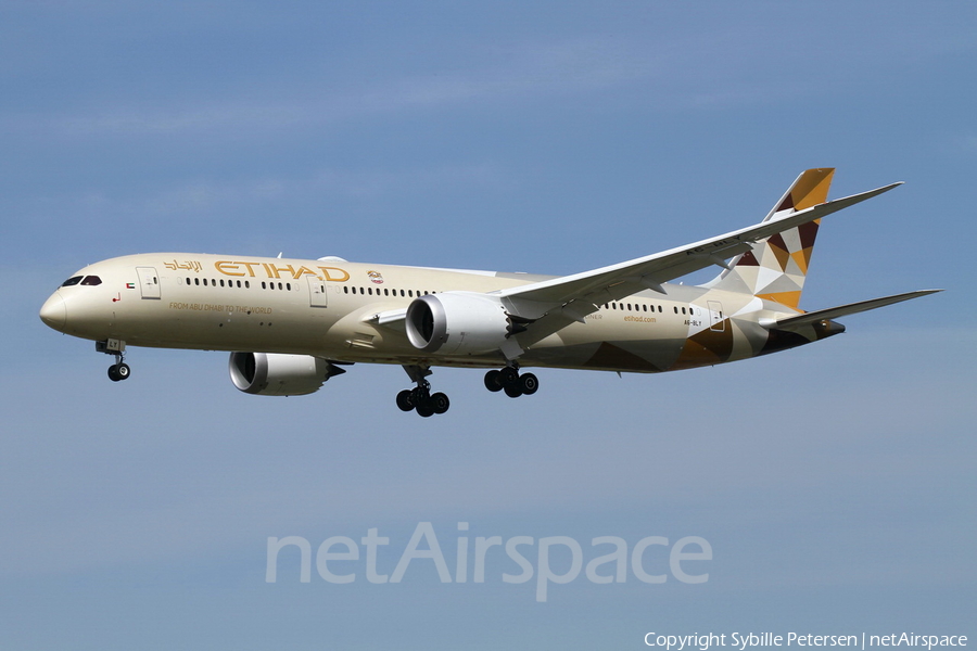 Etihad Airways Boeing 787-9 Dreamliner (A6-BLY) | Photo 318284