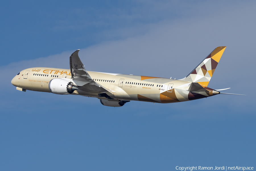 Etihad Airways Boeing 787-9 Dreamliner (A6-BLZ) | Photo 374313