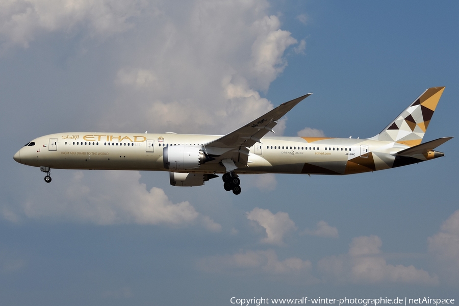Etihad Airways Boeing 787-10 Dreamliner (A6-BMC) | Photo 469979