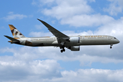 Etihad Airways Boeing 787-10 Dreamliner (A6-BMD) at  London - Heathrow, United Kingdom