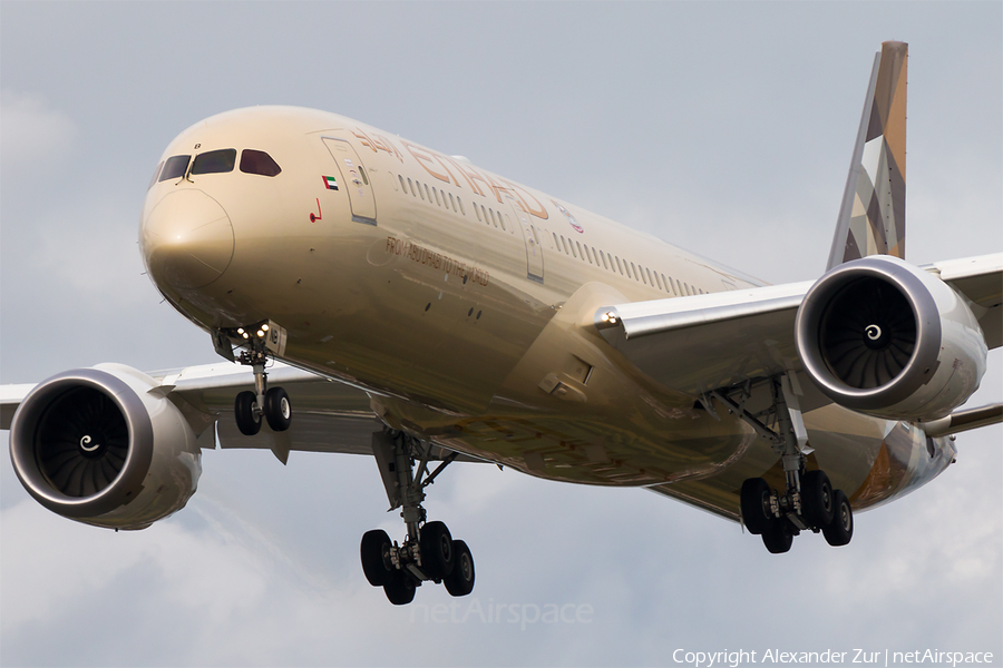 Etihad Airways Boeing 787-9 Dreamliner (A6-BNB) | Photo 344863