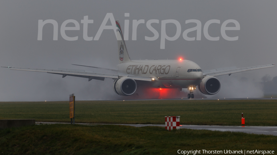 Etihad Cargo Boeing 777-FFX (A6-DDB) | Photo 218381