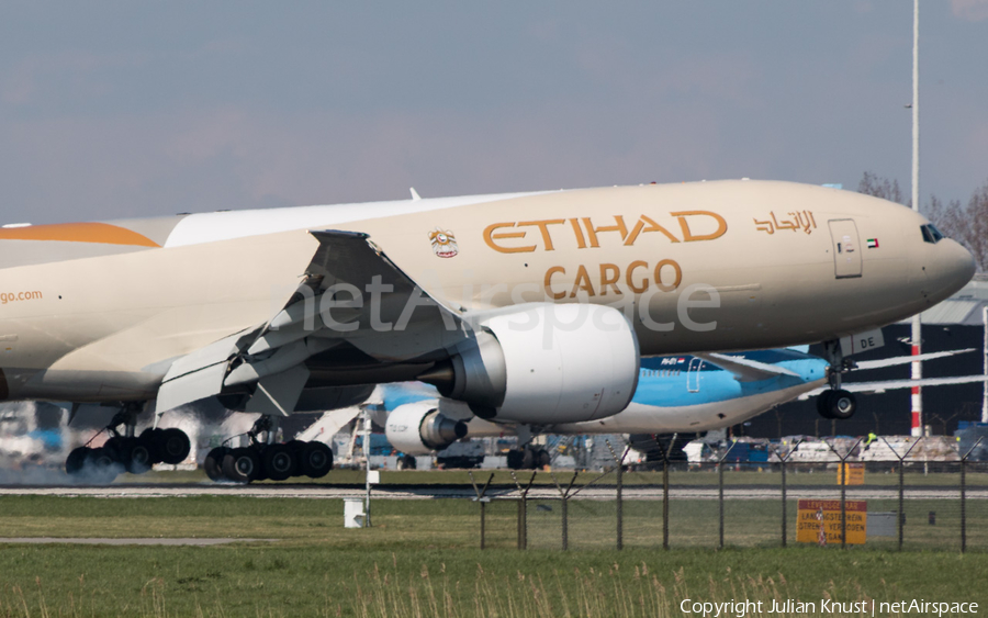 Etihad Cargo Boeing 777-FFX (A6-DDE) | Photo 104989