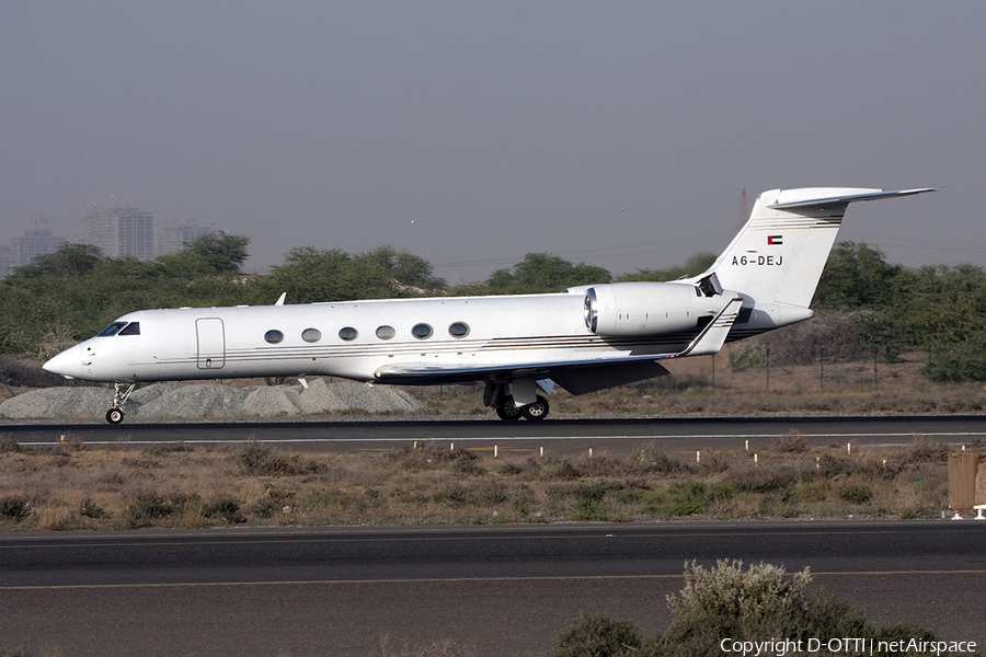 Dana Executive Jets Gulfstream G-V (A6-DEJ) | Photo 140041