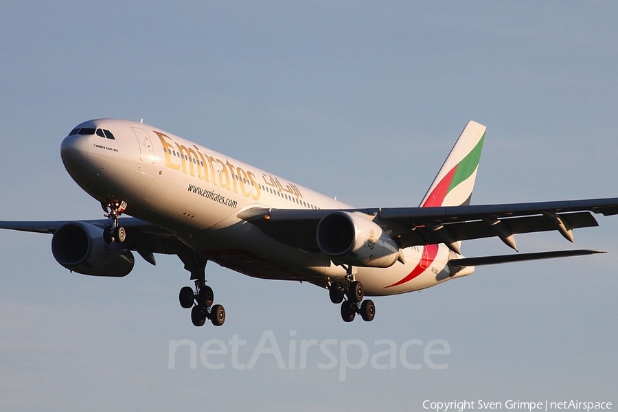 Emirates Airbus A330-243 (A6-EAD) | Photo 18368