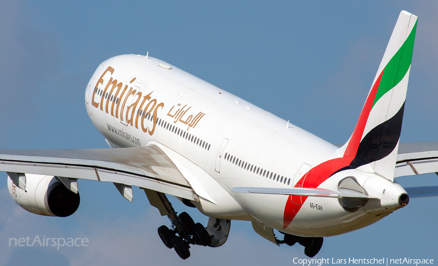 Emirates Airbus A330-243 (A6-EAH) | Photo 414996