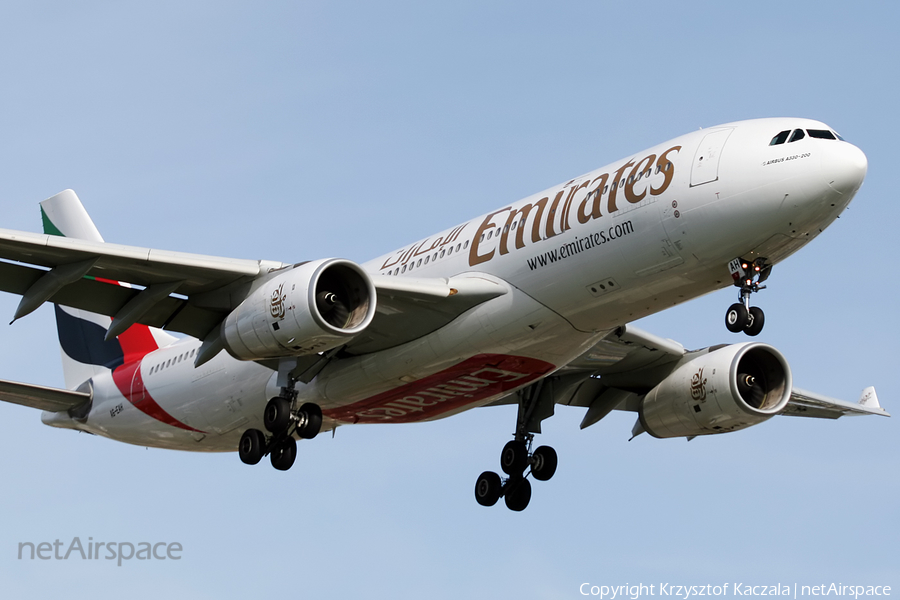 Emirates Airbus A330-243 (A6-EAH) | Photo 32448