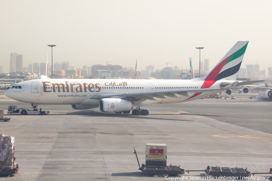 Emirates Airbus A330-243 (A6-EAK) | Photo 204061