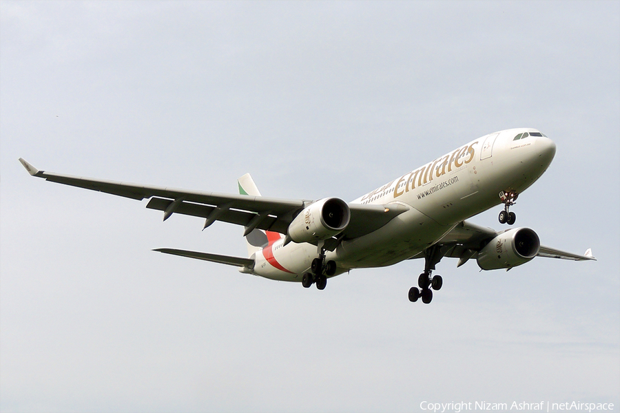 Emirates Airbus A330-243 (A6-EAK) | Photo 118806