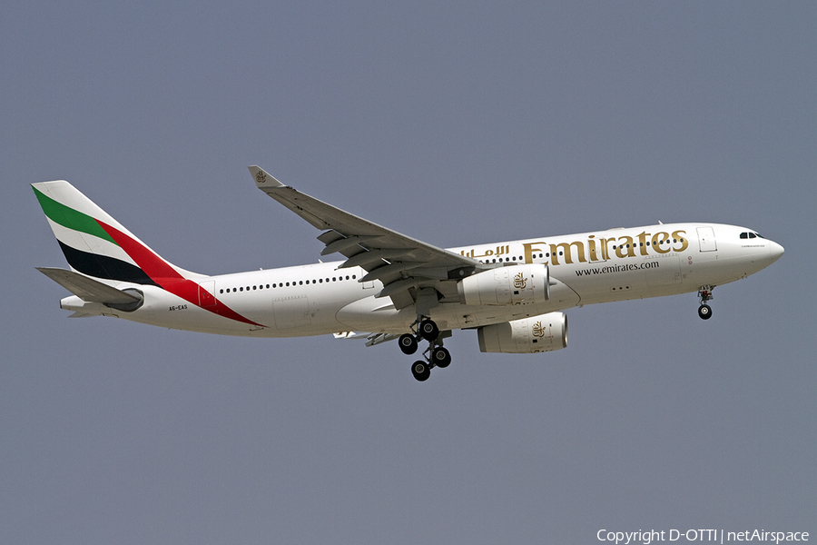 Emirates Airbus A330-243 (A6-EAS) | Photo 286808