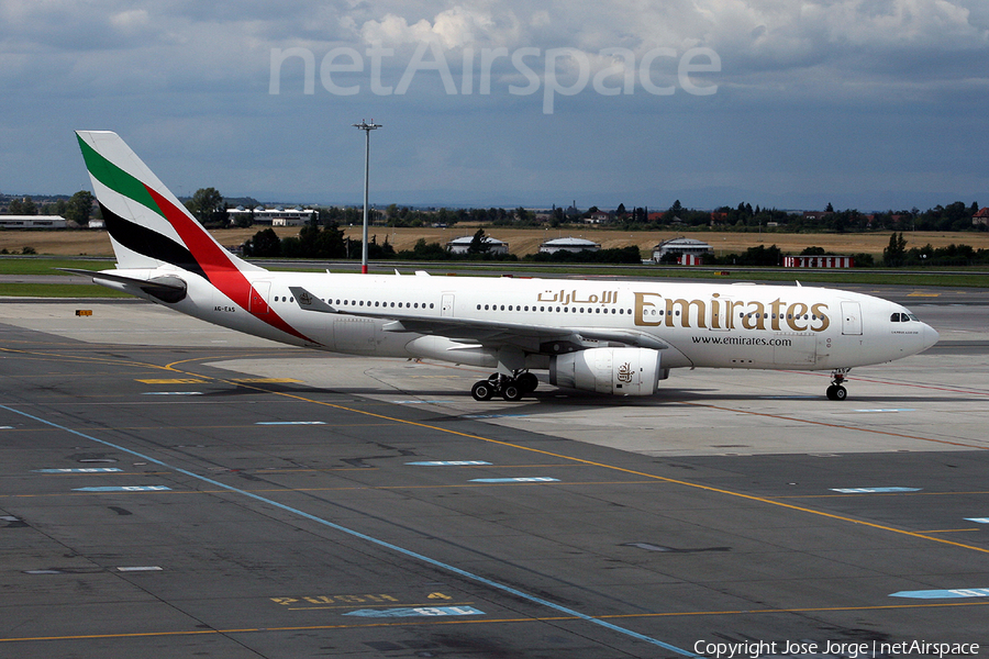 Emirates Airbus A330-243 (A6-EAS) | Photo 438380