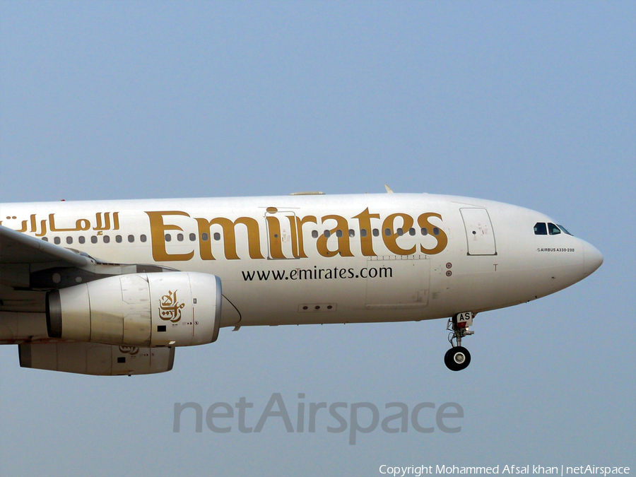 Emirates Airbus A330-243 (A6-EAS) | Photo 112514