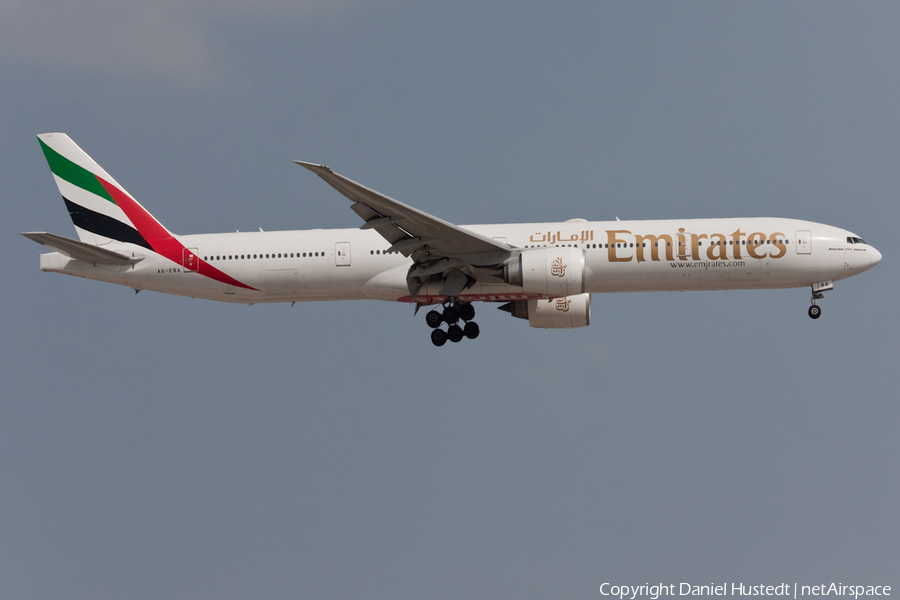 Emirates Boeing 777-31H(ER) (A6-EBA) | Photo 418086