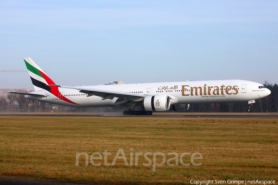 Emirates Boeing 777-31H(ER) (A6-EBA) | Photo 38939