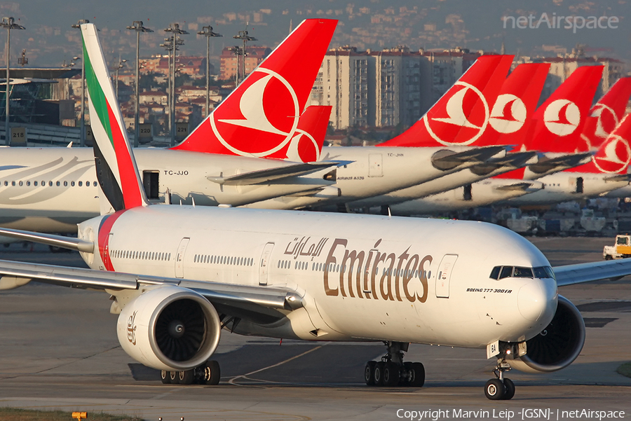 Emirates Boeing 777-31H(ER) (A6-EBA) | Photo 46035