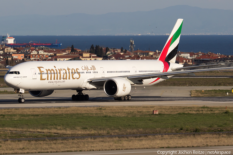 Emirates Boeing 777-31H(ER) (A6-EBA) | Photo 75351