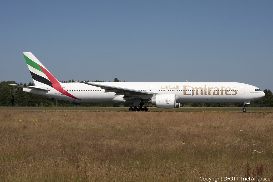 Emirates Boeing 777-31H(ER) (A6-EBF) | Photo 413229