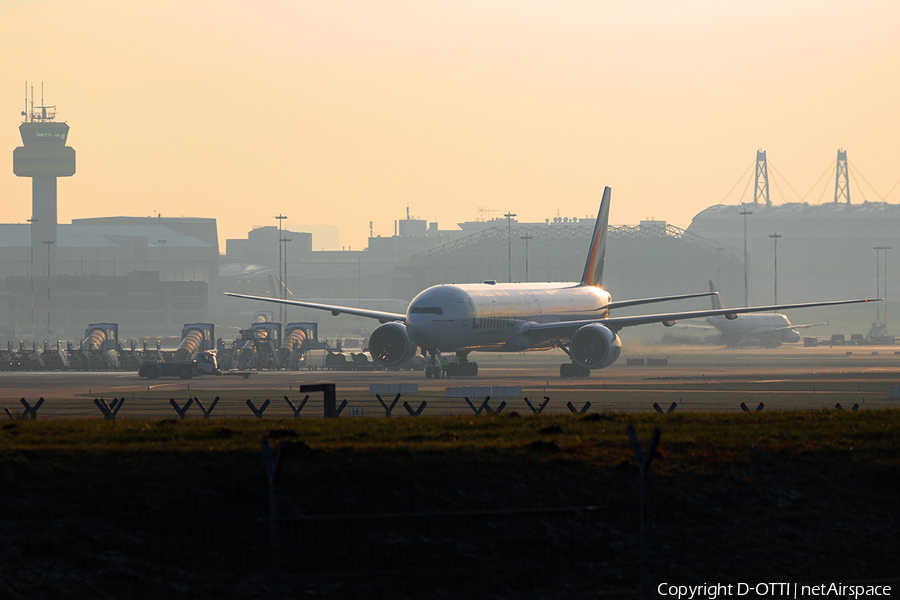 Emirates Boeing 777-36N(ER) (A6-EBG) | Photo 142471