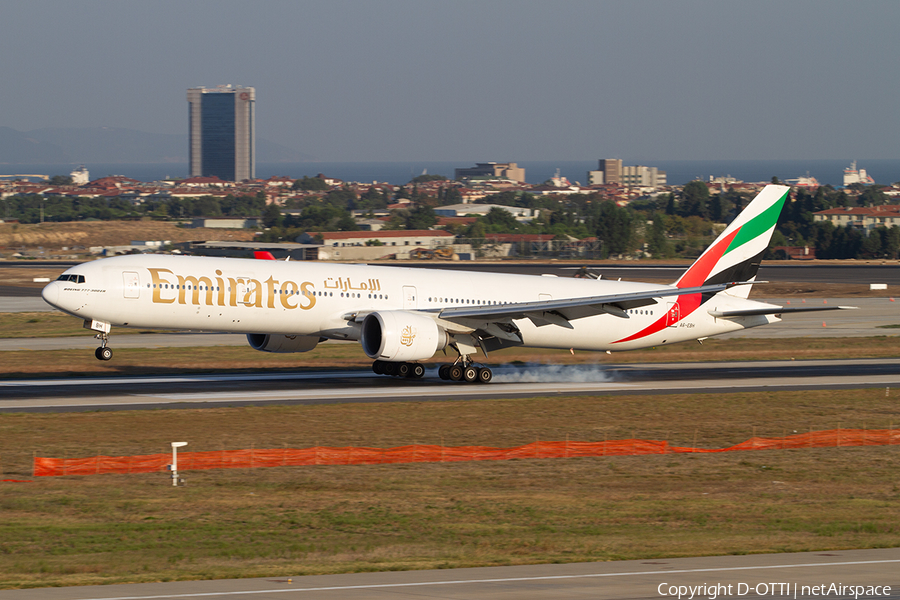 Emirates Boeing 777-31H(ER) (A6-EBH) | Photo 317294