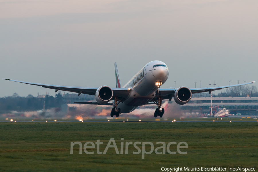 Emirates Boeing 777-36N(ER) (A6-EBI) | Photo 91986
