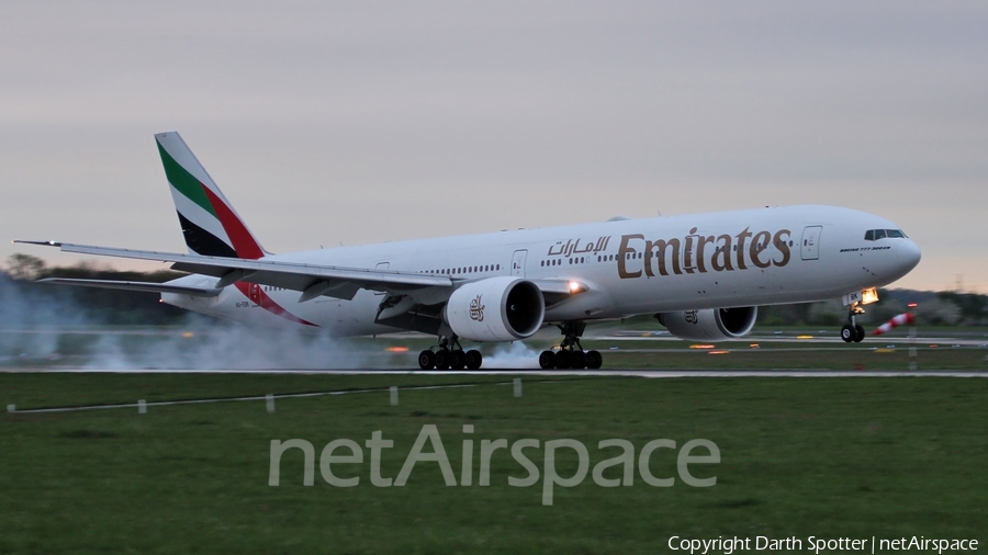 Emirates Boeing 777-31H(ER) (A6-EBK) | Photo 216066