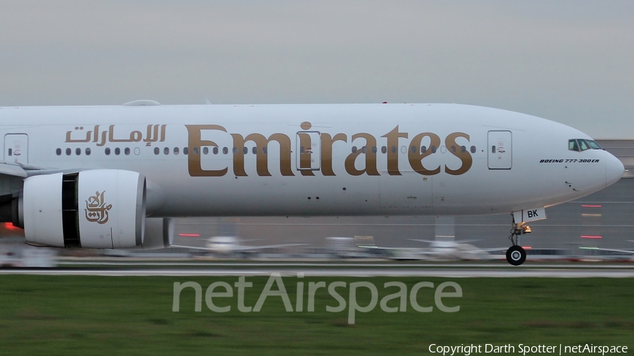Emirates Boeing 777-31H(ER) (A6-EBK) | Photo 216067