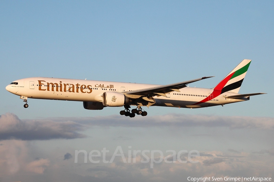 Emirates Boeing 777-31H(ER) (A6-EBK) | Photo 15546