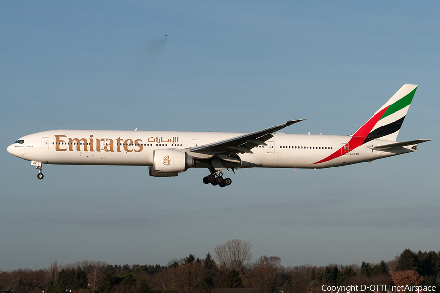 Emirates Boeing 777-31H(ER) (A6-EBK) | Photo 192312