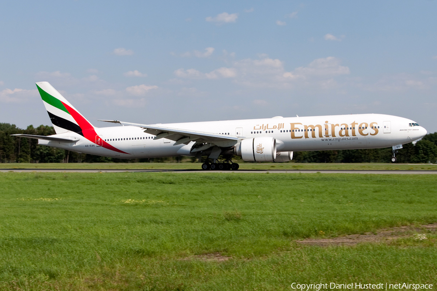 Emirates Boeing 777-31H(ER) (A6-EBK) | Photo 517557