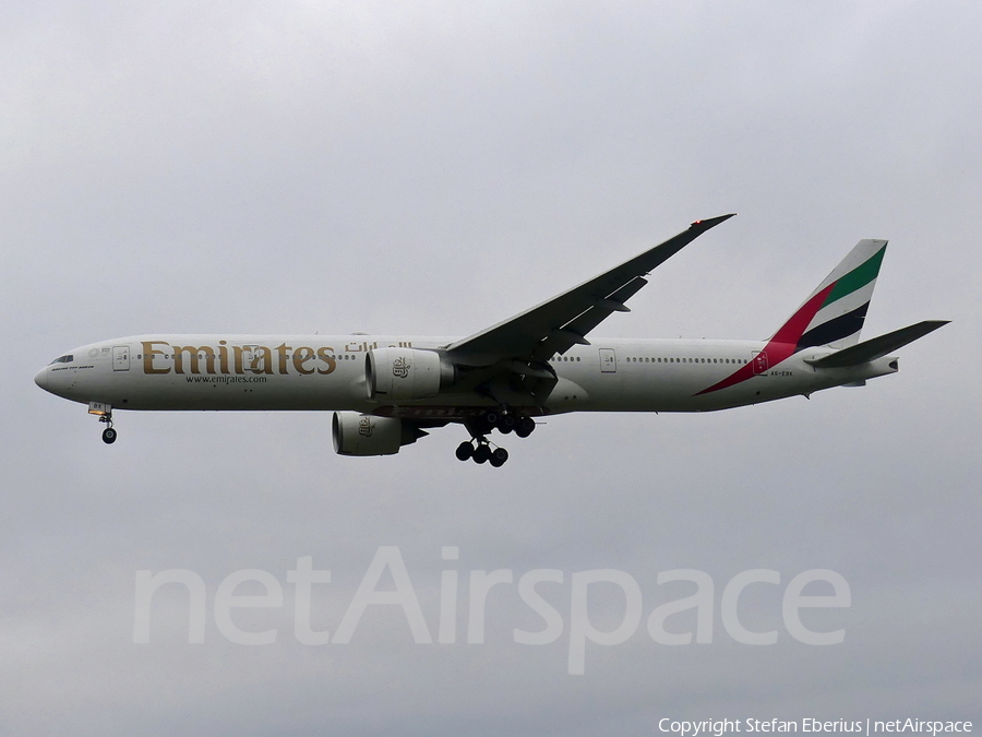 Emirates Boeing 777-31H(ER) (A6-EBK) | Photo 481233