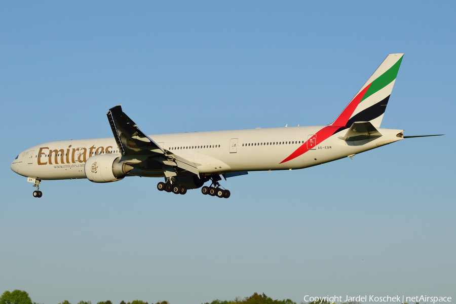Emirates Boeing 777-31H(ER) (A6-EBM) | Photo 244145