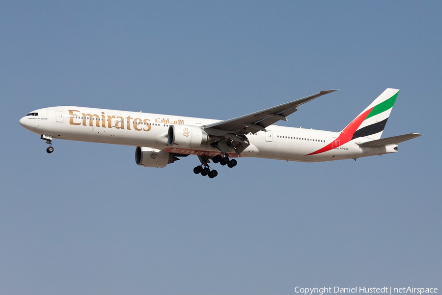 Emirates Boeing 777-31H(ER) (A6-EBP) | Photo 529274