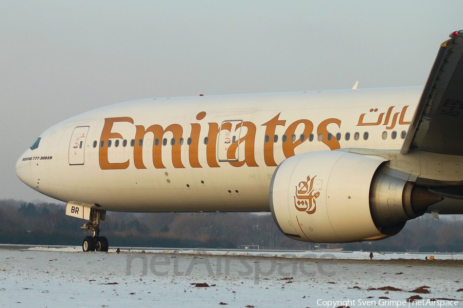 Emirates Boeing 777-31H(ER) (A6-EBR) | Photo 15389