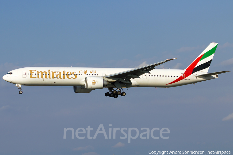 Emirates Boeing 777-31H(ER) (A6-EBR) | Photo 26899