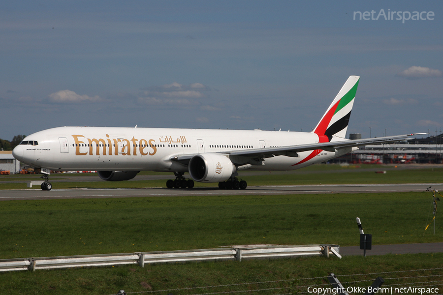 Emirates Boeing 777-31H(ER) (A6-EBR) | Photo 38528