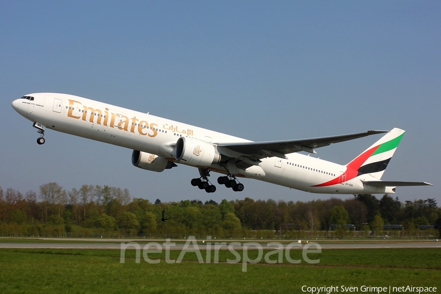 Emirates Boeing 777-31H(ER) (A6-EBR) | Photo 45604