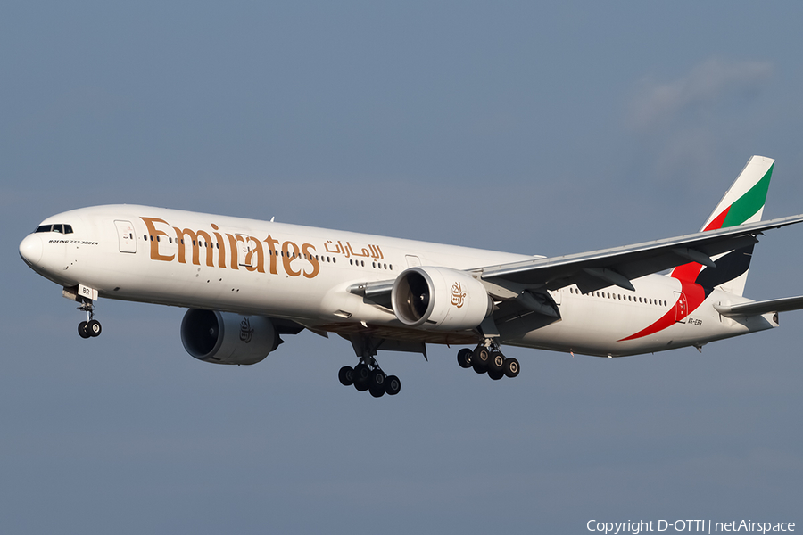 Emirates Boeing 777-31H(ER) (A6-EBR) | Photo 408410