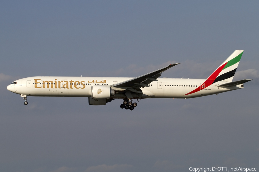 Emirates Boeing 777-31H(ER) (A6-EBR) | Photo 408411