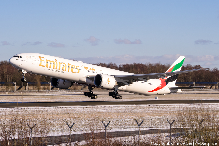 Emirates Boeing 777-31H(ER) (A6-EBR) | Photo 430196