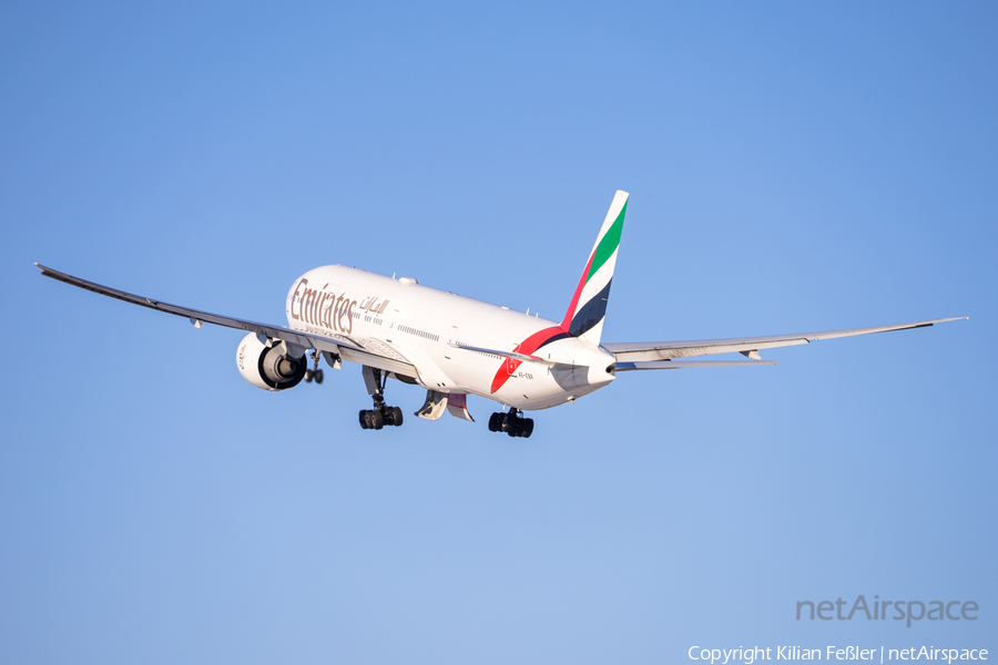 Emirates Boeing 777-31H(ER) (A6-EBR) | Photo 430199