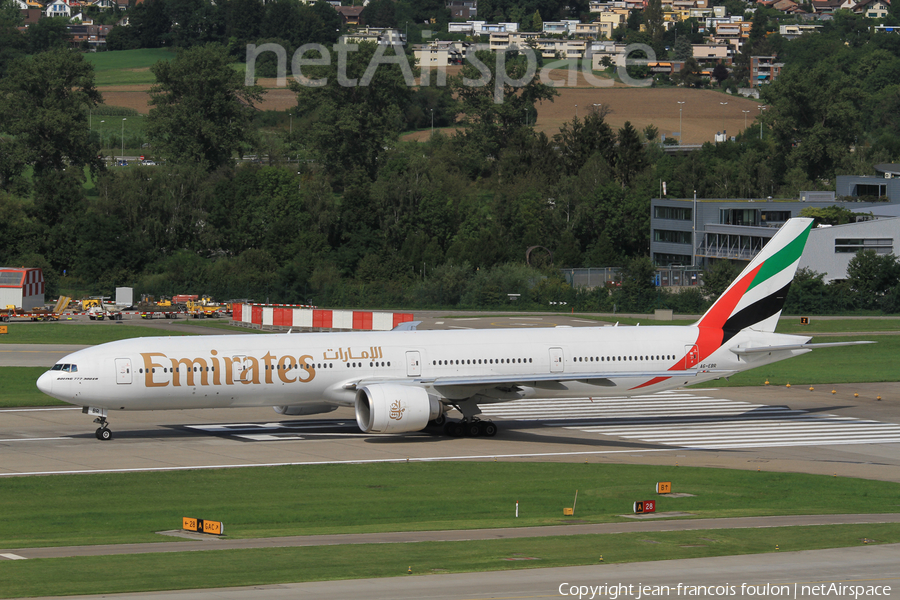 Emirates Boeing 777-31H(ER) (A6-EBR) | Photo 10002
